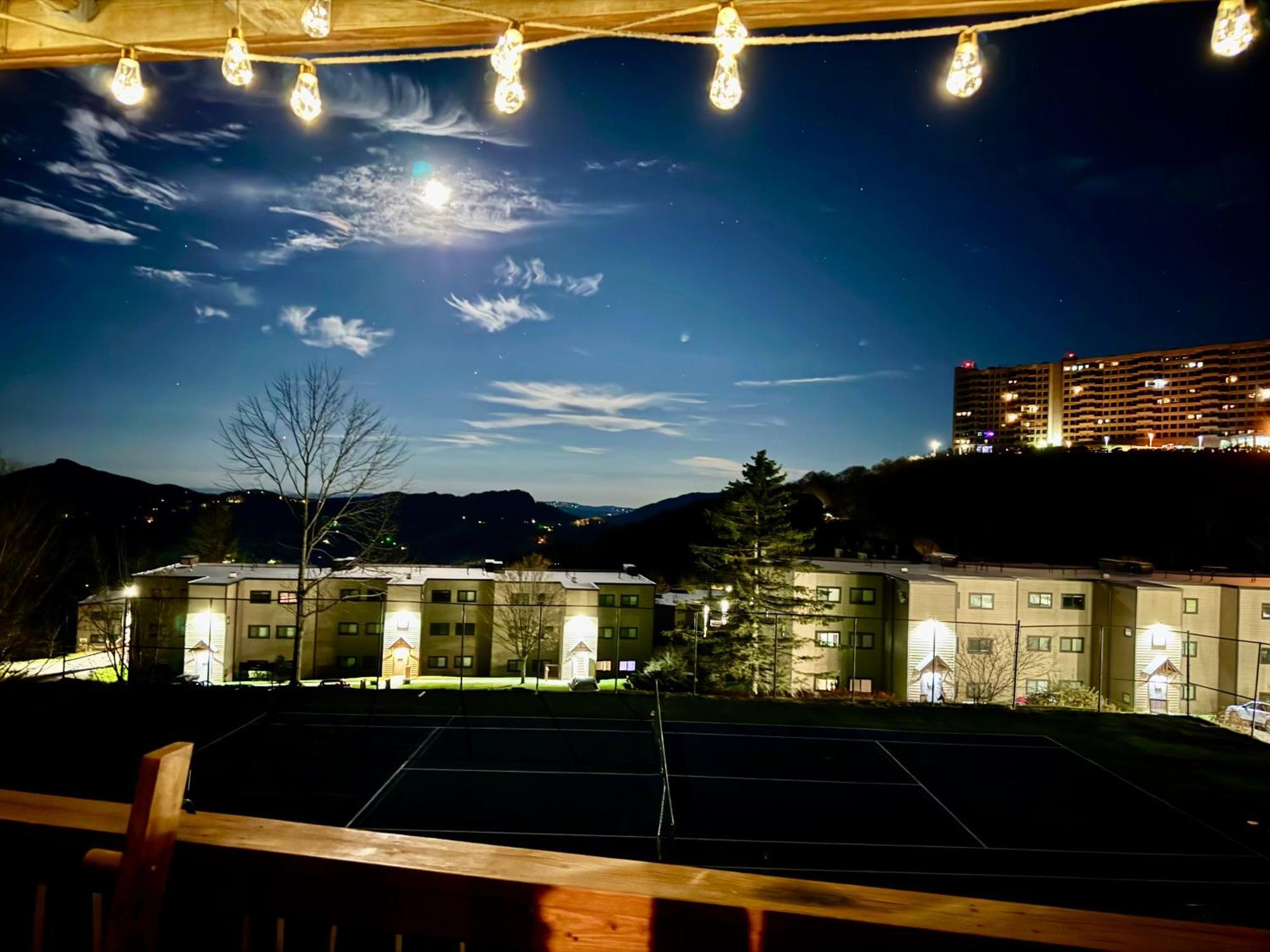 The Sugar Suite - Renovated With A View! Ac! Pool, Hot Tub, Sauna, Gym, Ev Sugar Mountain Extérieur photo